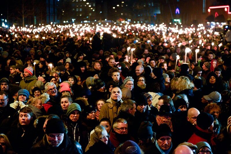 Mer enn 30 000 var i går samlet under minnehøytideligheten for ofrene for terrorhandlingene i København.
 Foto: NTB Scanpix