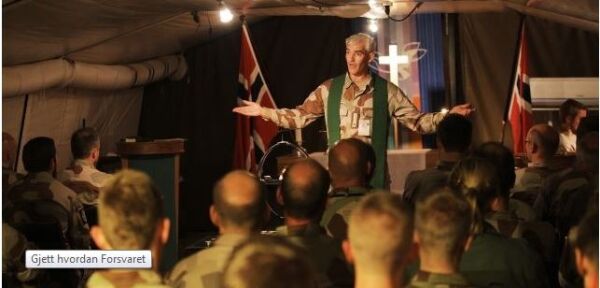 Gjett hvordan Forsvaret «hedrer» sine avdøde soldater?