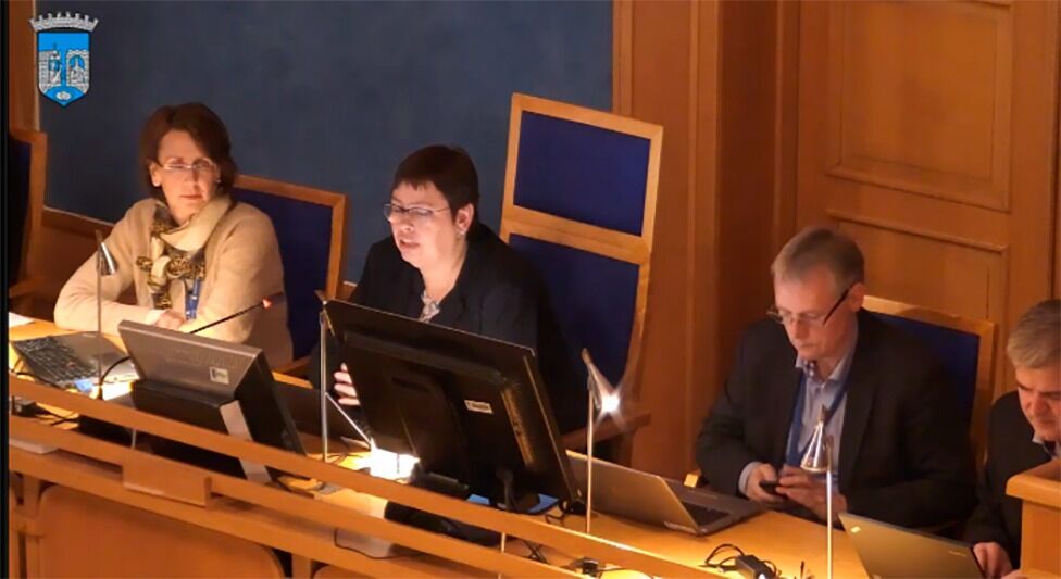 Trondheimsordfører Rita Ottervik ledet debatten om skolegudstjenester i Bystyret i går kveld.
 Foto: Trondheim kommune