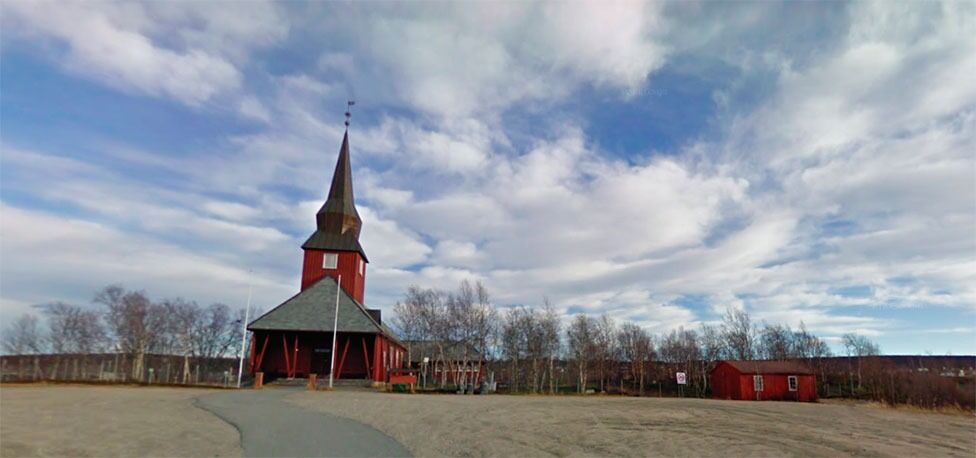 Får menighetsrådet i Kautokeino viljen sin blir det ikke noen likekjønnede vigsler i denne kirken - Kautokeino kirke.
 Foto: Google street view