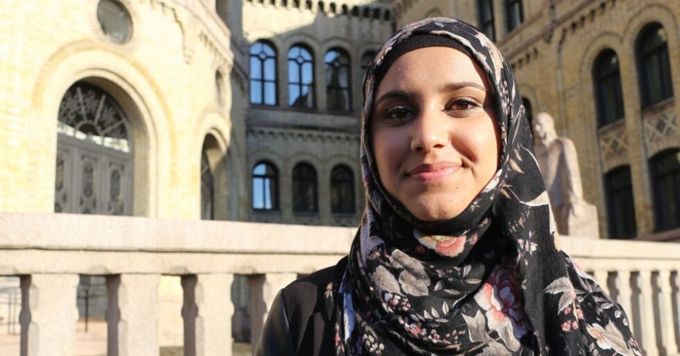 NRK skal følge Faten Mahdi Al-Hussaini (22) i arbeidet med å finne ut hvem hun skal stemme på. Det har ført til proteststorm mot statskanalen.
 Foto: Bernt Sønvisen, Arbeiderpartiet