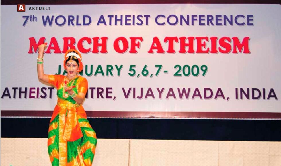 Konferansen startet med tradisjonell indisk dans fra Demos Gora. Hun er barnebarnet til Gora, grunnleggeren av Ateistsenteret i Vijayawada.
 Foto: Even Gran