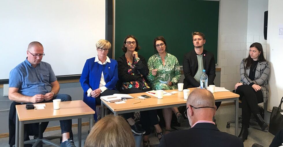 Bare Krf-eren Geir Jørgen Bekkevold (lengst til venstre) var enig med LDO-rådgiveren. Ellers i politikerpanelet: Kristin Ørmen Johnsen (H), Kari Henriksen (Ap), Tina Shagufta Munir Kornmo (V), Freddy Andre Øvstegård (SV) og Rikke Håkstad (Sp)
 Foto: Even Gran