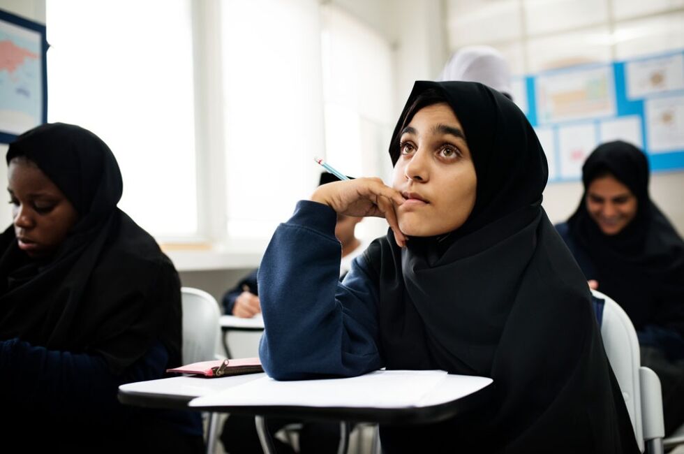Det er i konservative, muslimske familier at kontrollen er strengest.Samtidig pågår en utdanningsrevolusjon i innvandrerbefolkningen, særlig blant jentene, som ifølge FAFO-forsker Jon Horgen Friberg, endrer maktbalansen.
 Foto: Shutterstock/NTB scanpix
