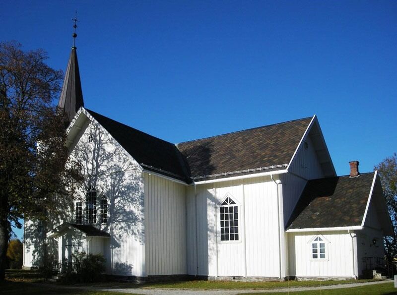 I morgen, på 17. mai, vil barnetoget fra Bråte skole gå rett inn til gudstjeneste i Søndre Høland kirke, og deretter marsjere videre til Hemnes sykehjem. Det er det ingen planer om å endre på.