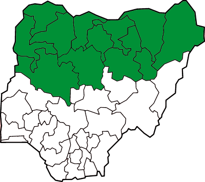 Boko Haram kontrollerer nå et område på størrelse med Belgia. Denne kartskissen viser de 12 delstatene i Nigeria hvor sharialovgiving praktiseres og hvor Boko Haram har aktivitet. Kartet spesifiserer ikke hvilket område hvor Boko Haram har full kontroll.
 Foto: Wikipedia commons